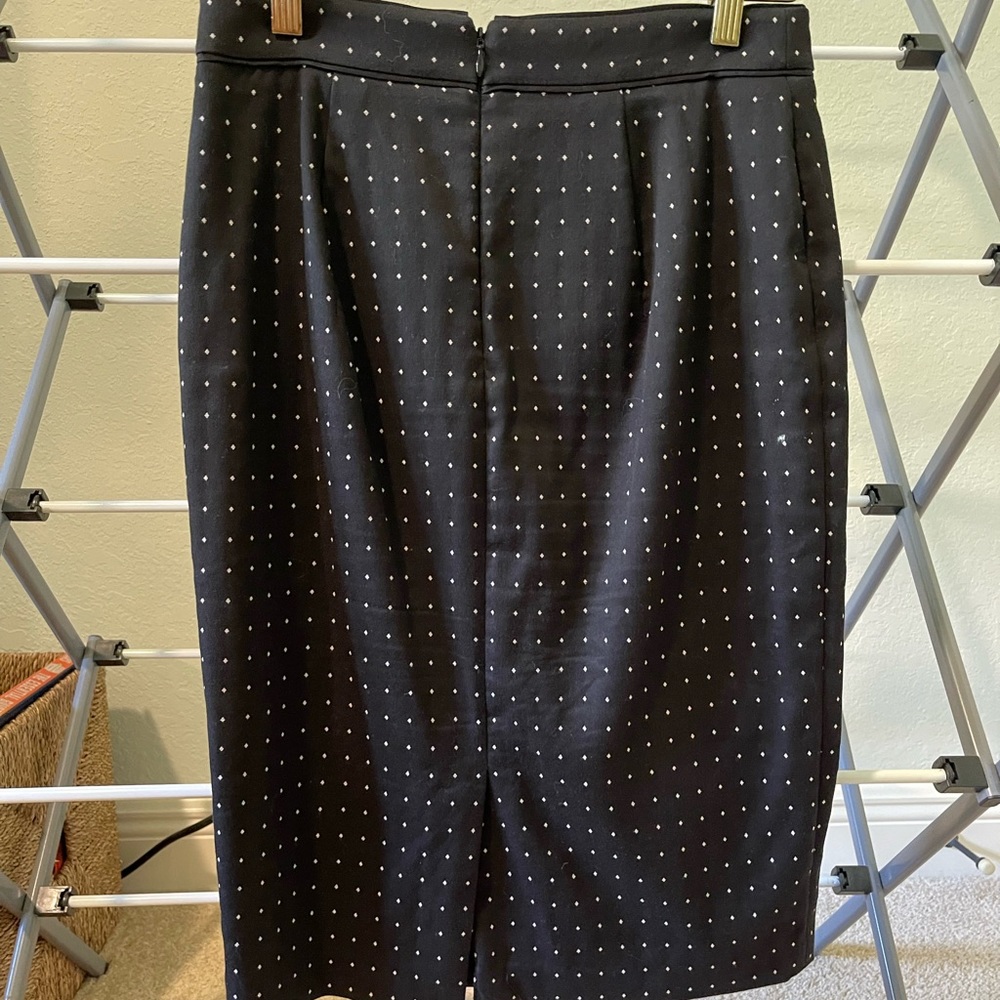 Black and white White House black market skirt